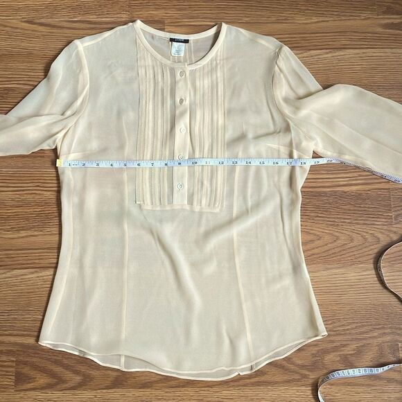 J.Crew Silk Blouse Long Sleeve Tuxedo Pleated Front 1/2 Button Sz S Ivory  NWOT - Picture 7 of 9